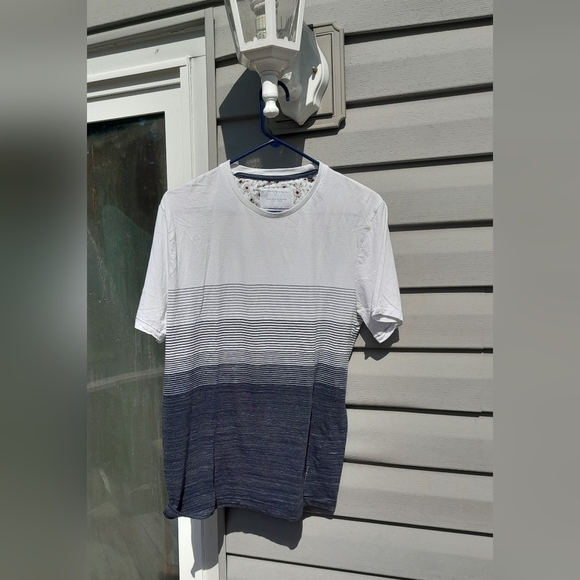 Denim & Flower Mens M White and Blue Gradient Tee - Picture 1 of 3